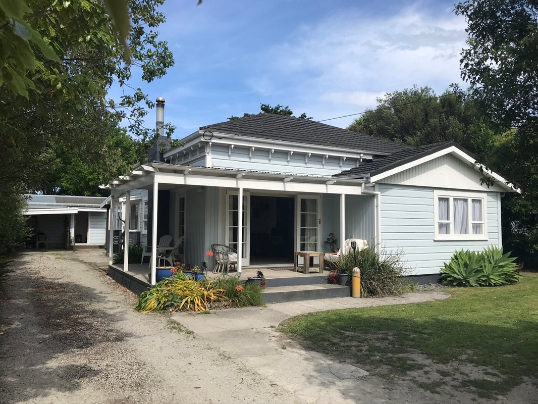 16 Parau Street, Kaiti, Gisborne - Carousel 1