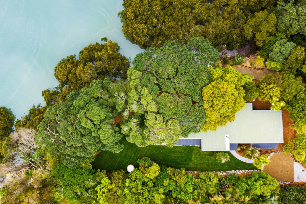 32 Seacombe Road, Point Chevalier, Auckland - Carousel 1