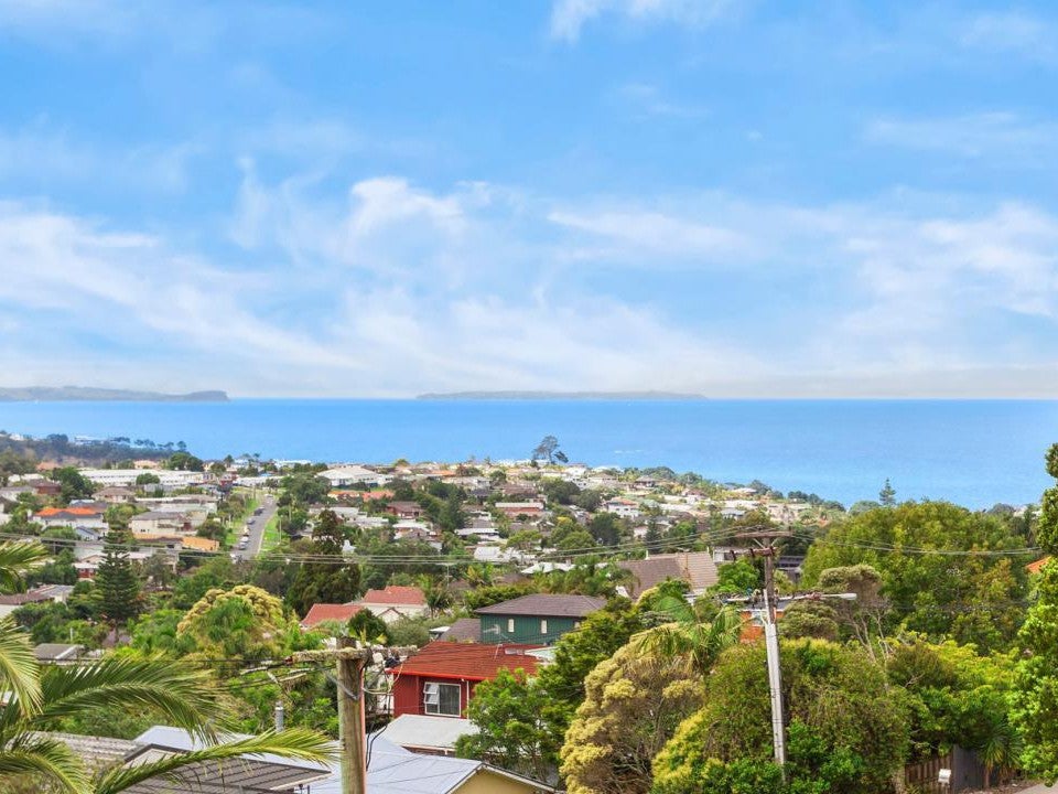 2/80 Knights Road, Rothesay Bay, Auckland - Carousel 1