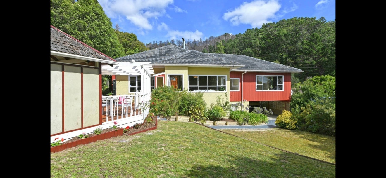 134 Kamahi Street, Stokes Valley, Lower Hutt - Carousel 1