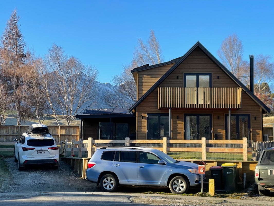 6 Sequoia Place, Kelvin Heights, Queenstown - Carousel 1