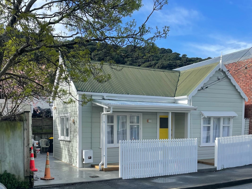 1 Porritt Avenue, Mount Victoria, Wellington - Carousel 1