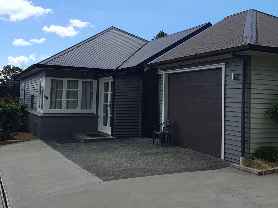9B St Michaels Avenue, Point Chevalier, Auckland - Carousel 1