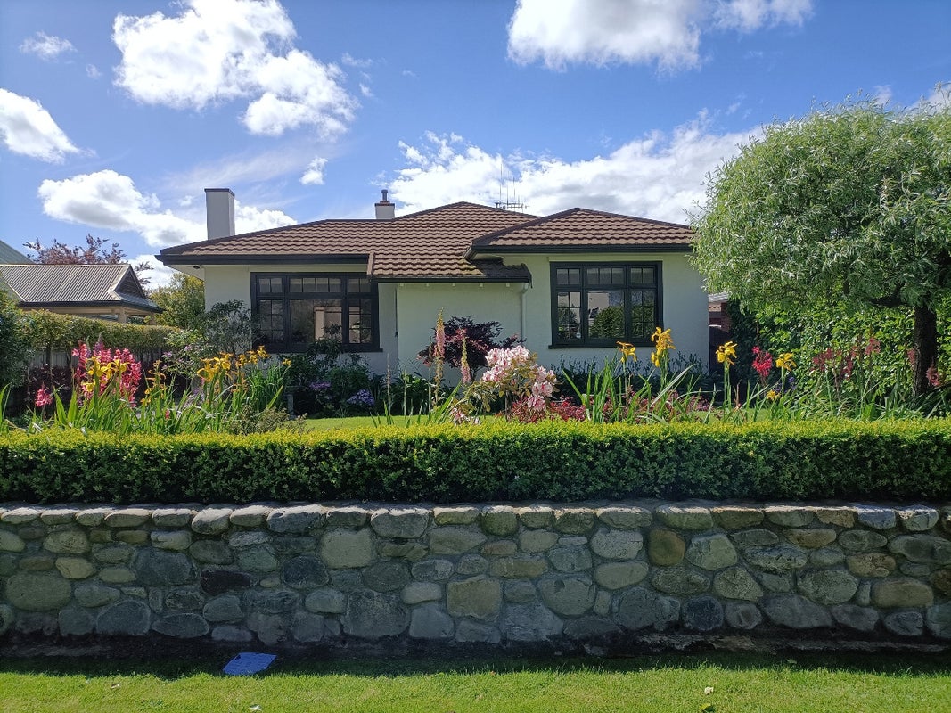 37 Manapouri Crescent, Hokowhitu, Palmerston North - Carousel 1