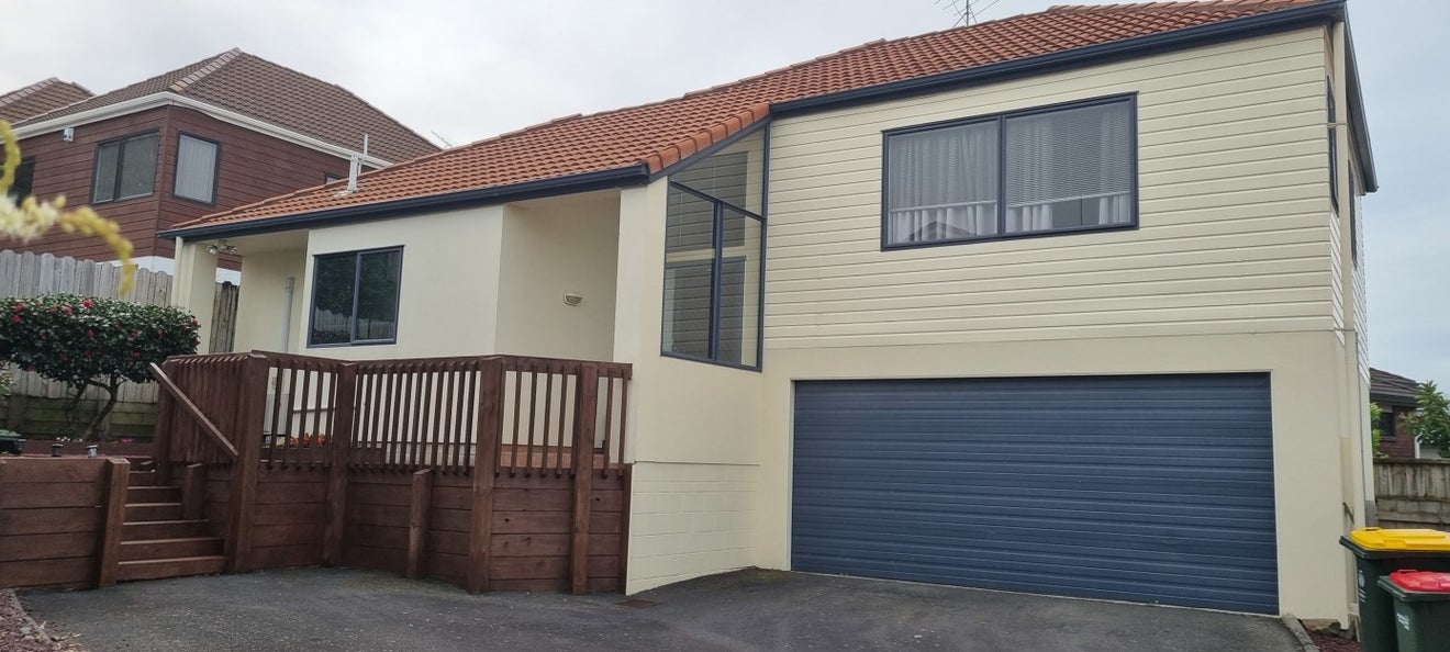 2/10 Kells Place, Botany Downs, Auckland - Carousel 1