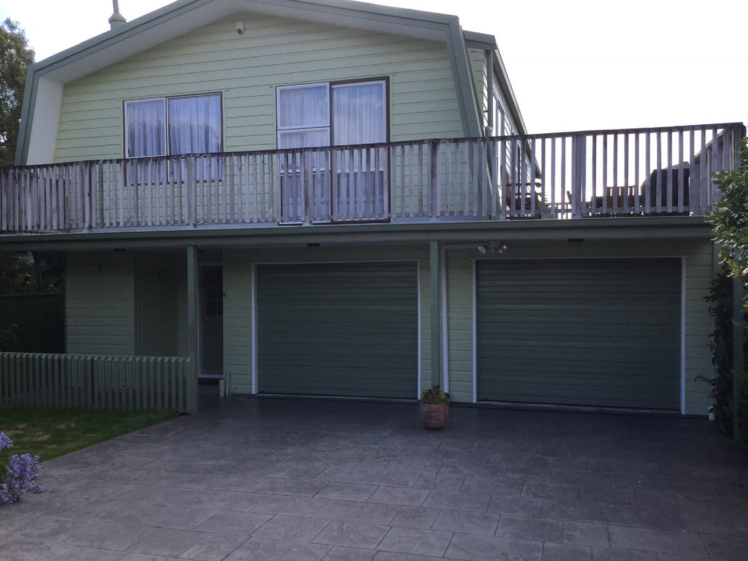 2/5 Raymond Terrace, Fairfield, Lower Hutt - Carousel 1