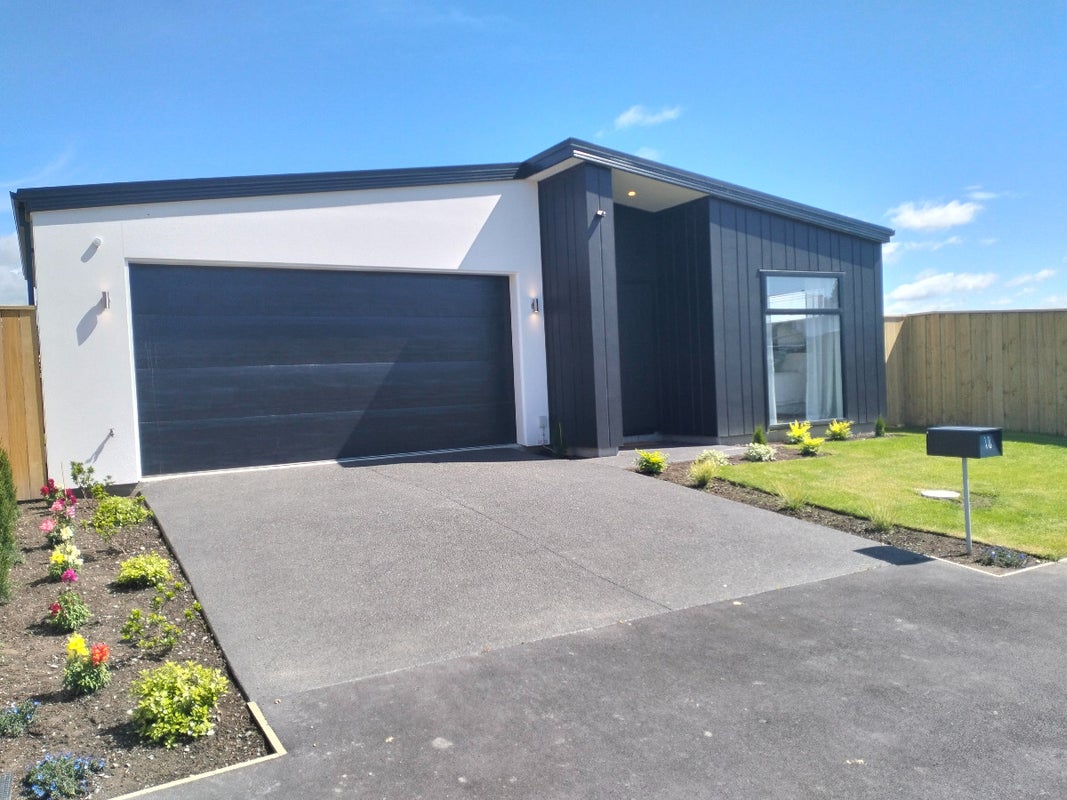 18 Chrysolite Place, Belfast, Christchurch - Carousel 1
