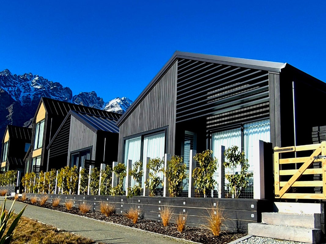 10 Inder Street, Jacks Point, Queenstown - Carousel 1