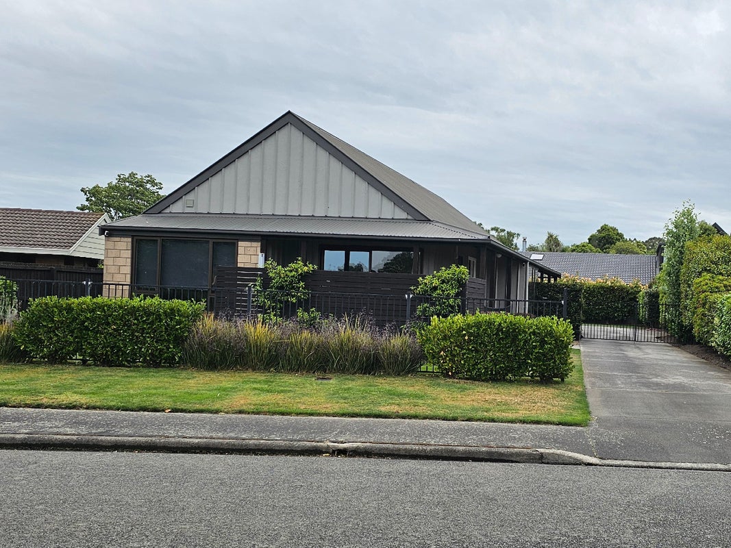 8 Rearsby Drive, Halswell, Christchurch - Carousel 1