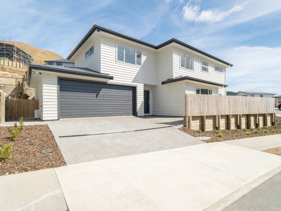 47 Stockport Grove, Churton Park, Wellington - Carousel 1