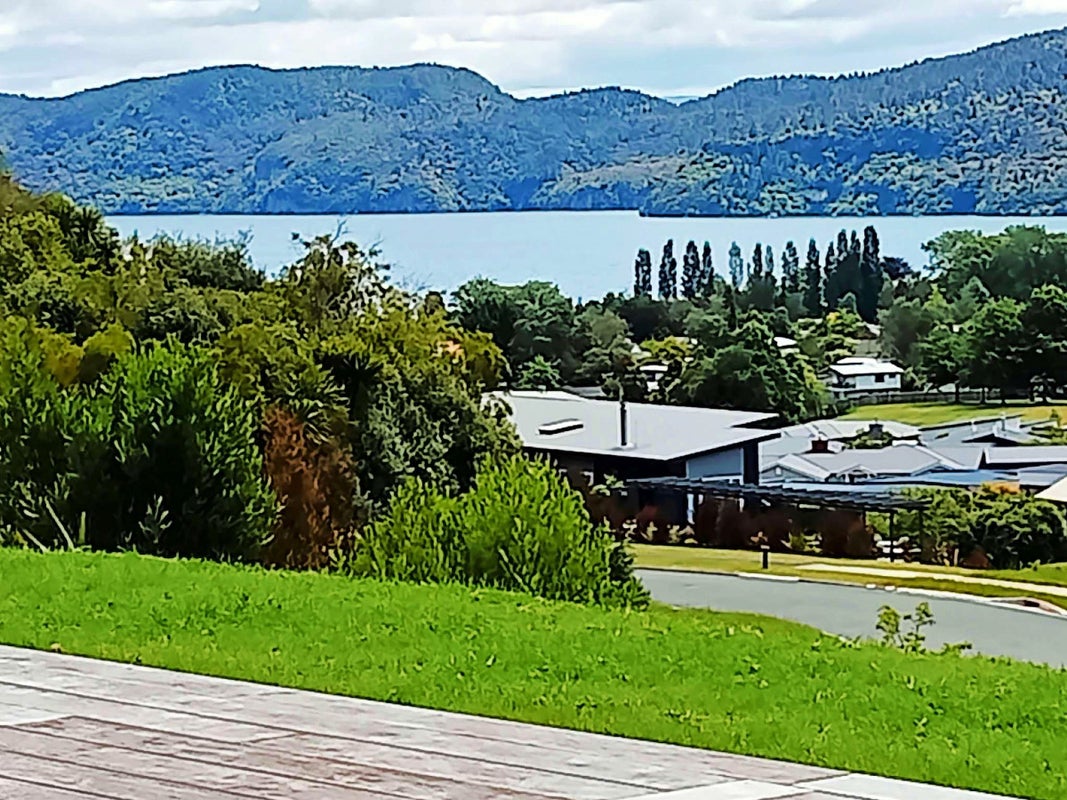 22 Kittyhawk Drive, Kinloch, Taupo - Carousel 1