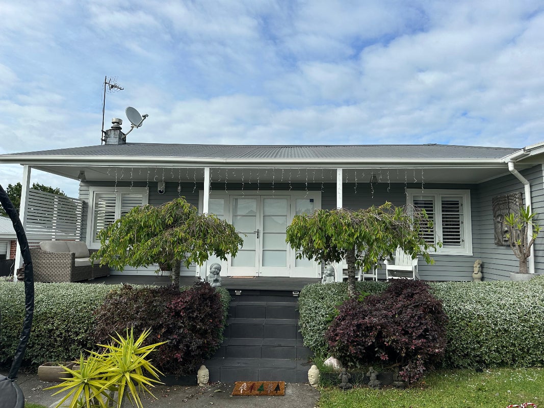 49 Castledine Crescent, Glen Innes, Auckland - Carousel 1