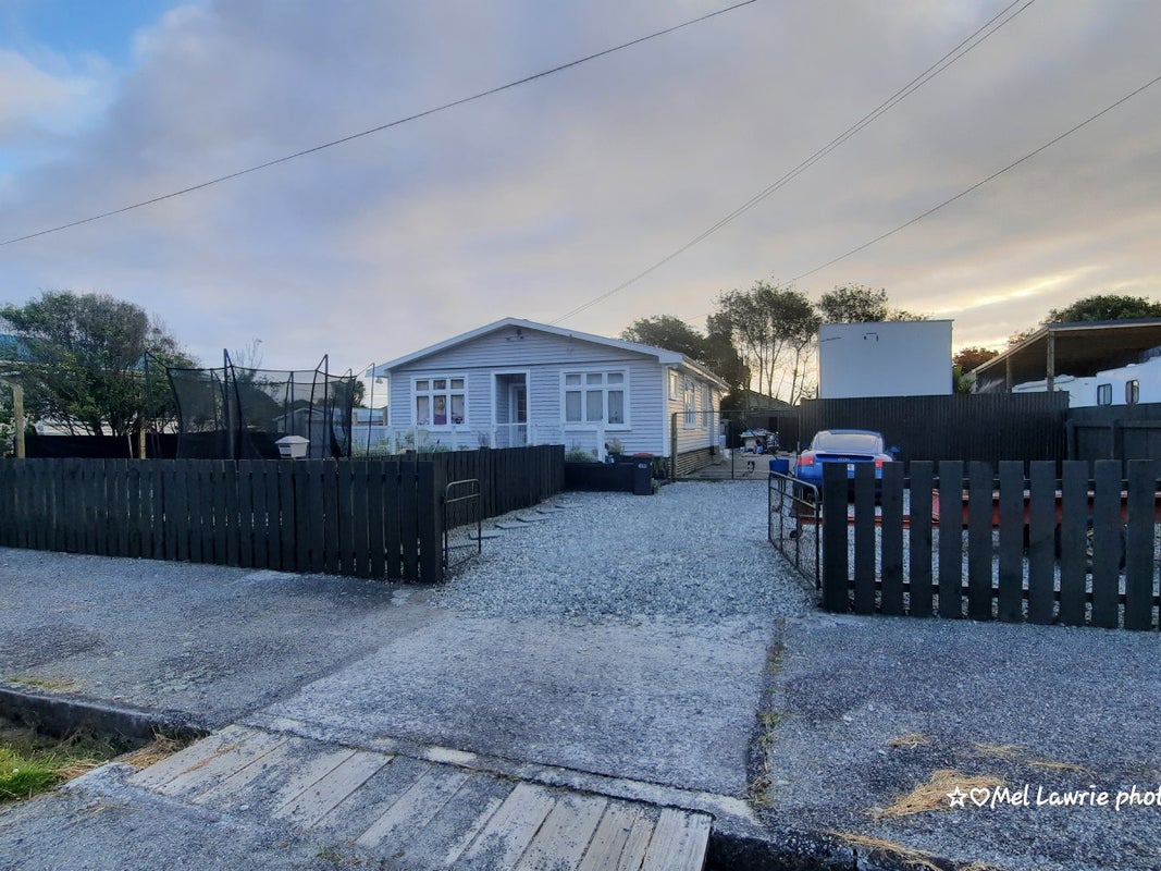 6 Fox Street, Cobden, Greymouth - Carousel 1