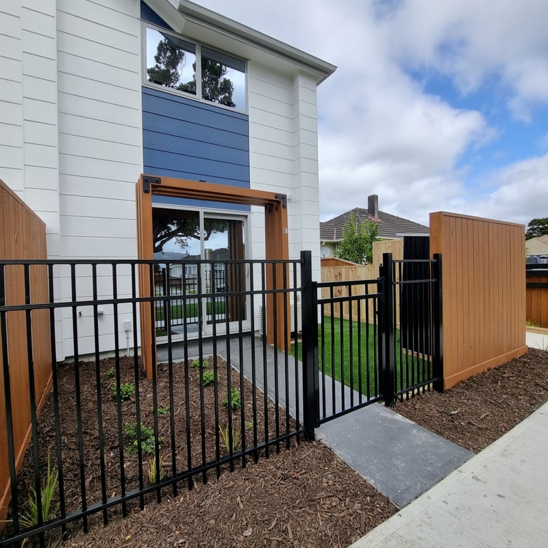 1/318 Oxford Terrace, Avalon, Lower Hutt - Carousel 1