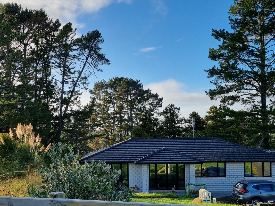 25 Heather Green Avenue, Meremere - Carousel 1