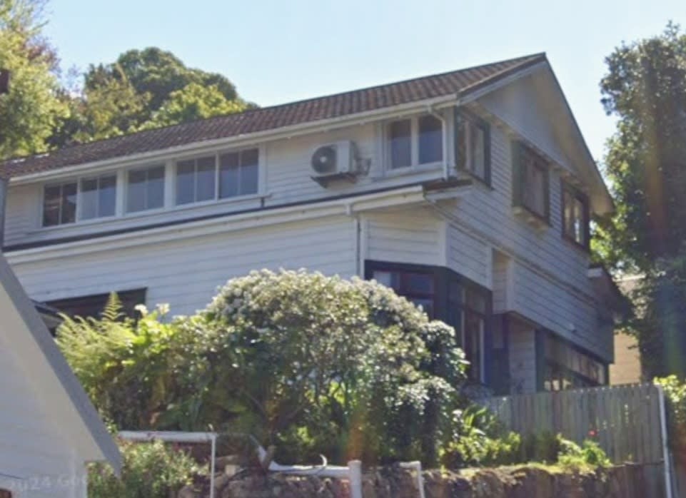 6 Priestley Road, Bluff Hill, Napier - Carousel 1