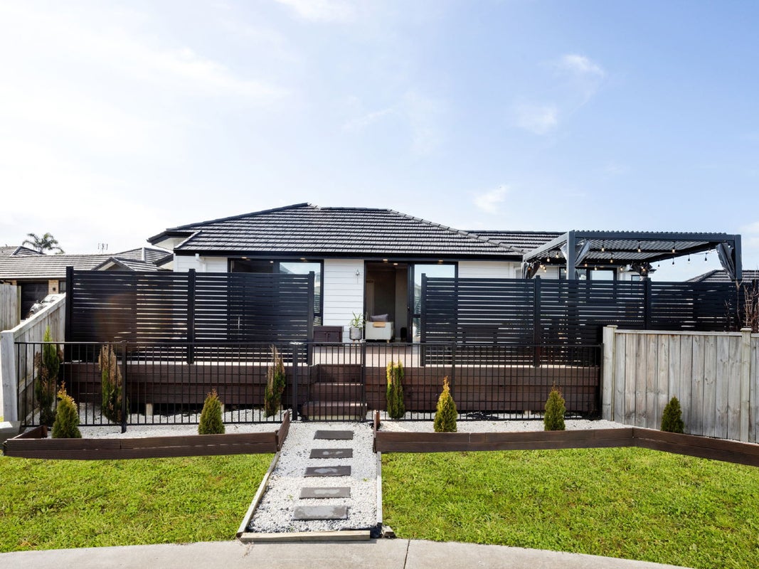 1/14 Arahi Place, Rototuna North, Hamilton - Carousel 1