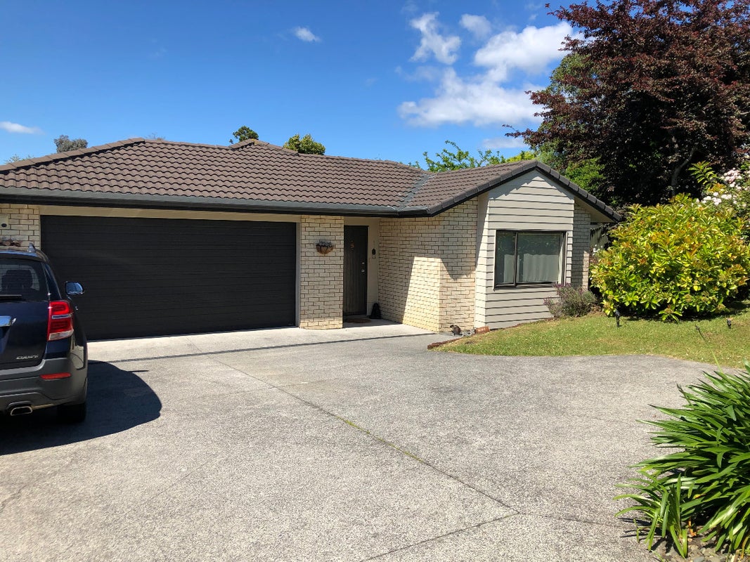 15A Akehurst Avenue, New Lynn, Auckland - Carousel 1