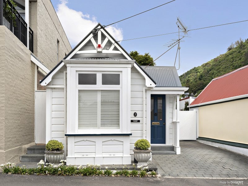 5 Poplar Grove, Thorndon, Wellington - Carousel 1