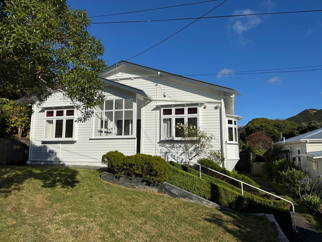 65 Trelissick Crescent, Ngaio, Wellington - Carousel 1