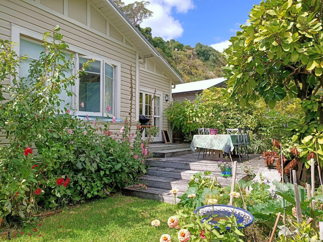 165 Milton Road, Bluff Hill, Napier - Carousel 1