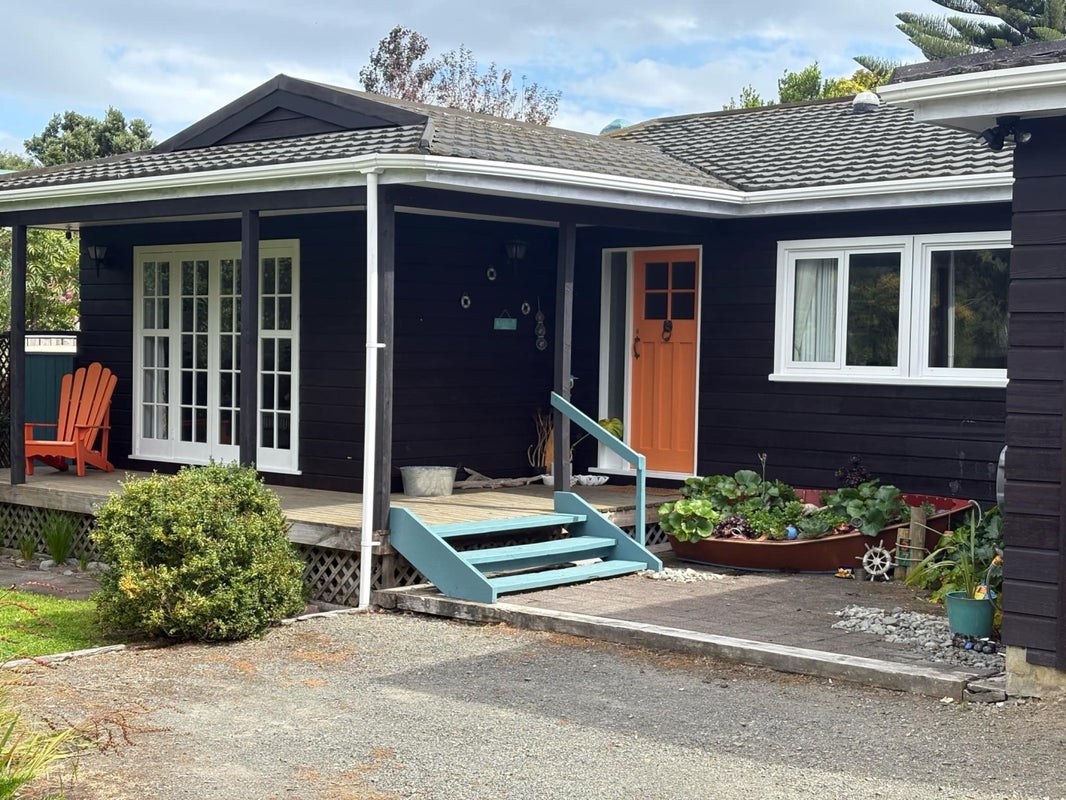 57 Waimea Road, Waikanae Beach, Waikanae - Carousel 1