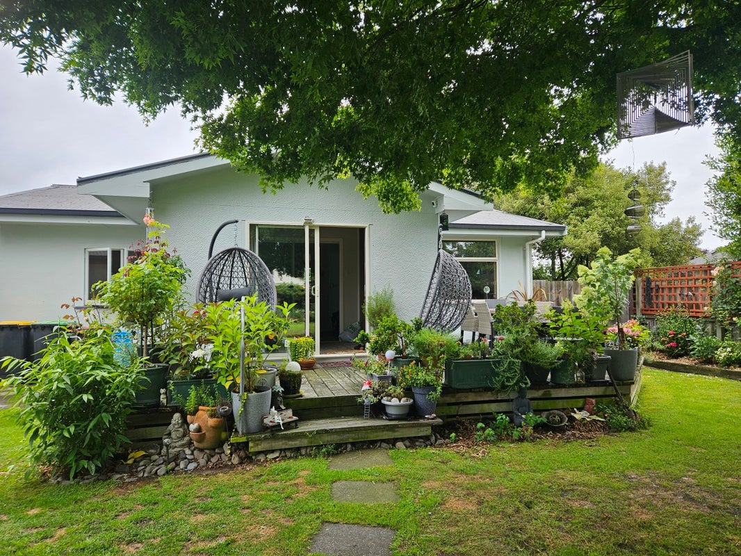 13 CAMPBELL ST - Carousel 1