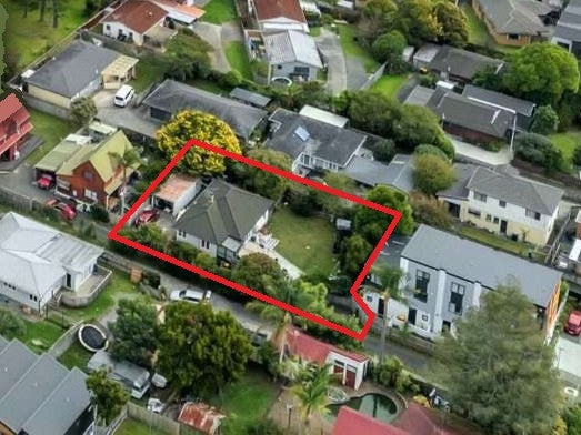 1/54 Swanson Road, Henderson, Waitakere - Carousel 1