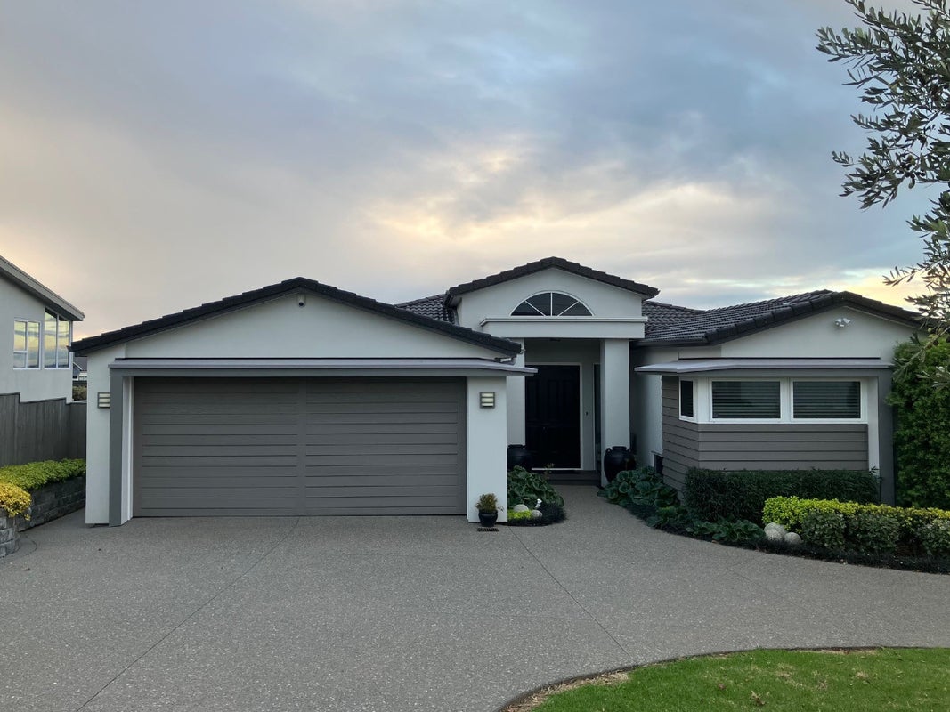136 Bleakhouse Road, Mellons Bay, Auckland - Carousel 1