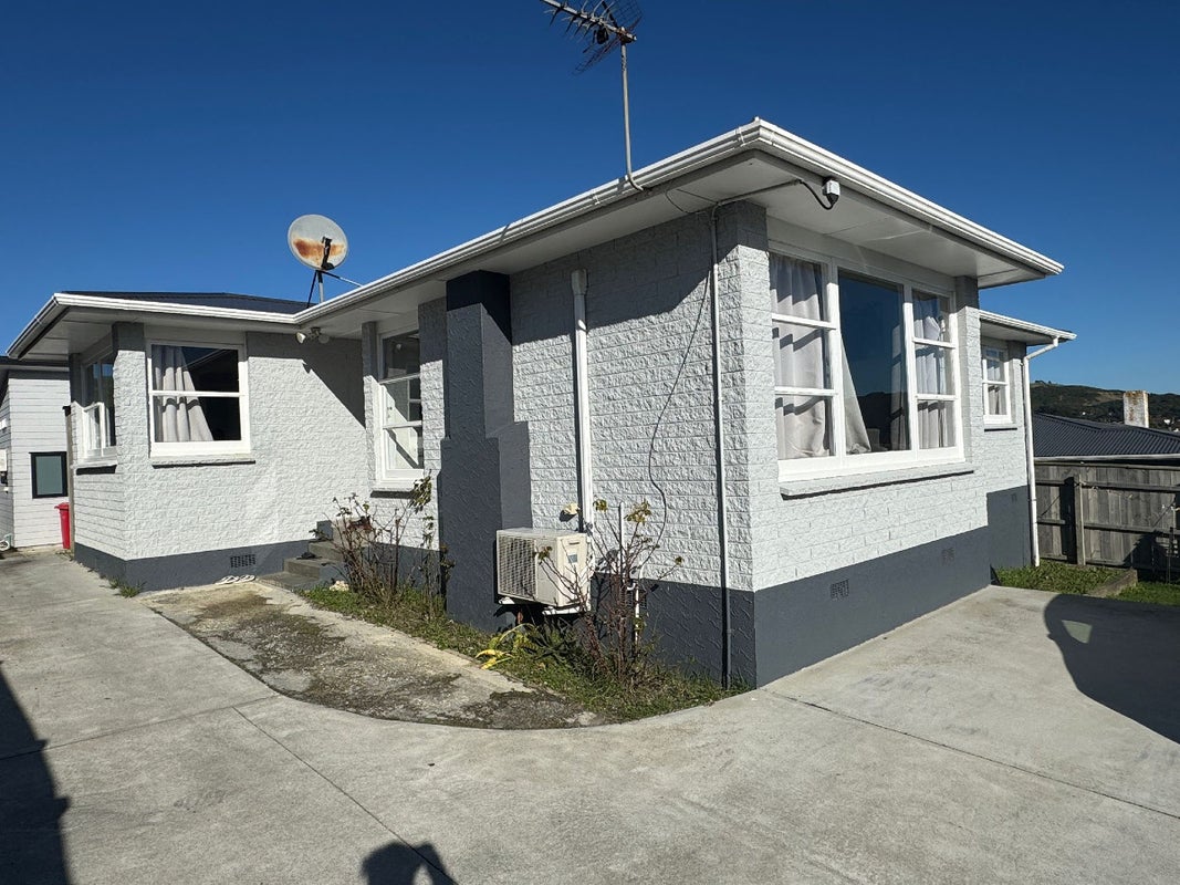 86 Warspite Avenue, Cannons Creek, Porirua - Carousel 1