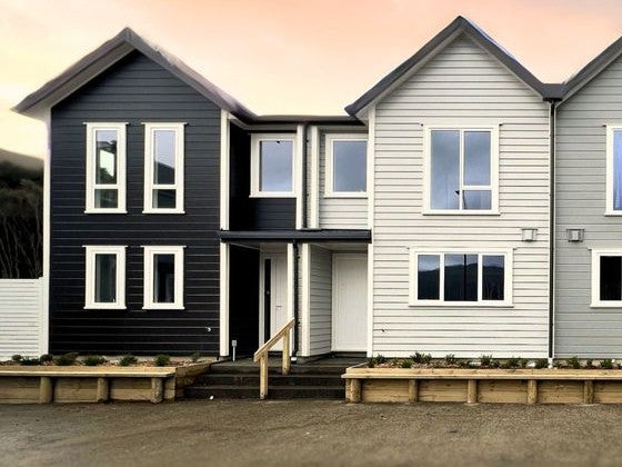 39 Te Ara o Puakawe, Wainuiomata, Lower Hutt - Carousel 1