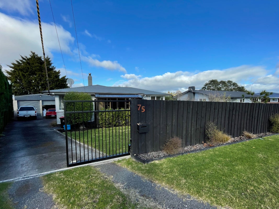 75 Kingswood Road, Brookfield, Tauranga - Carousel 1