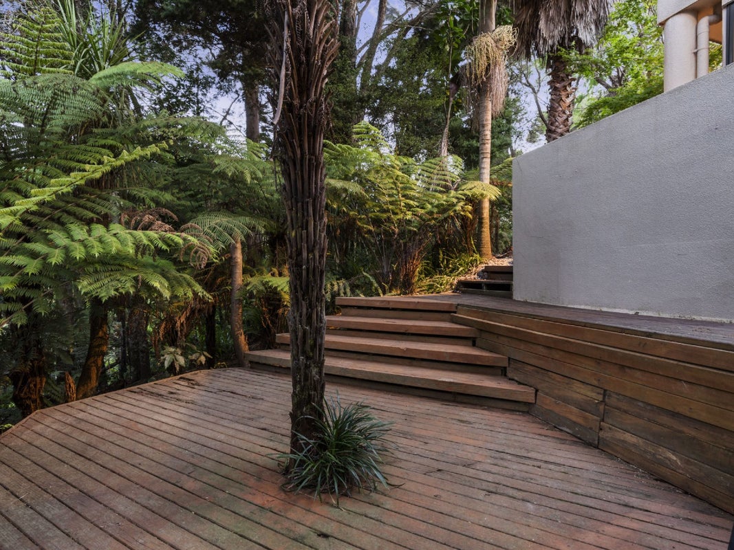16 Berne Place, Birkenhead, Auckland - Carousel 1