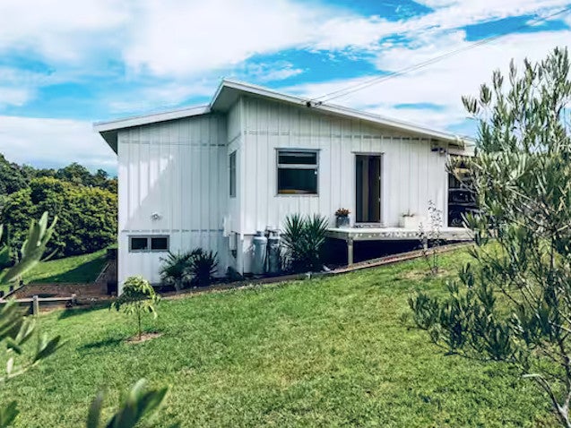 22 Nelson Avenue, Surfdale, Waiheke Island - Carousel 1