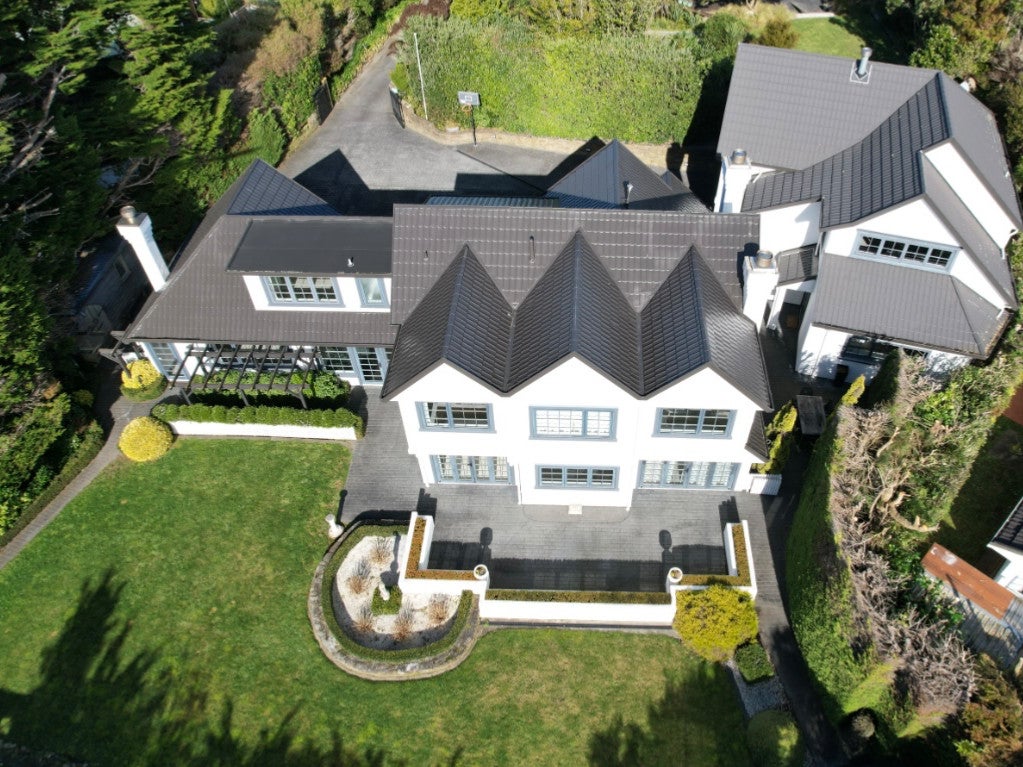 29 Padnell Crescent, Paparangi, Wellington - Carousel 1