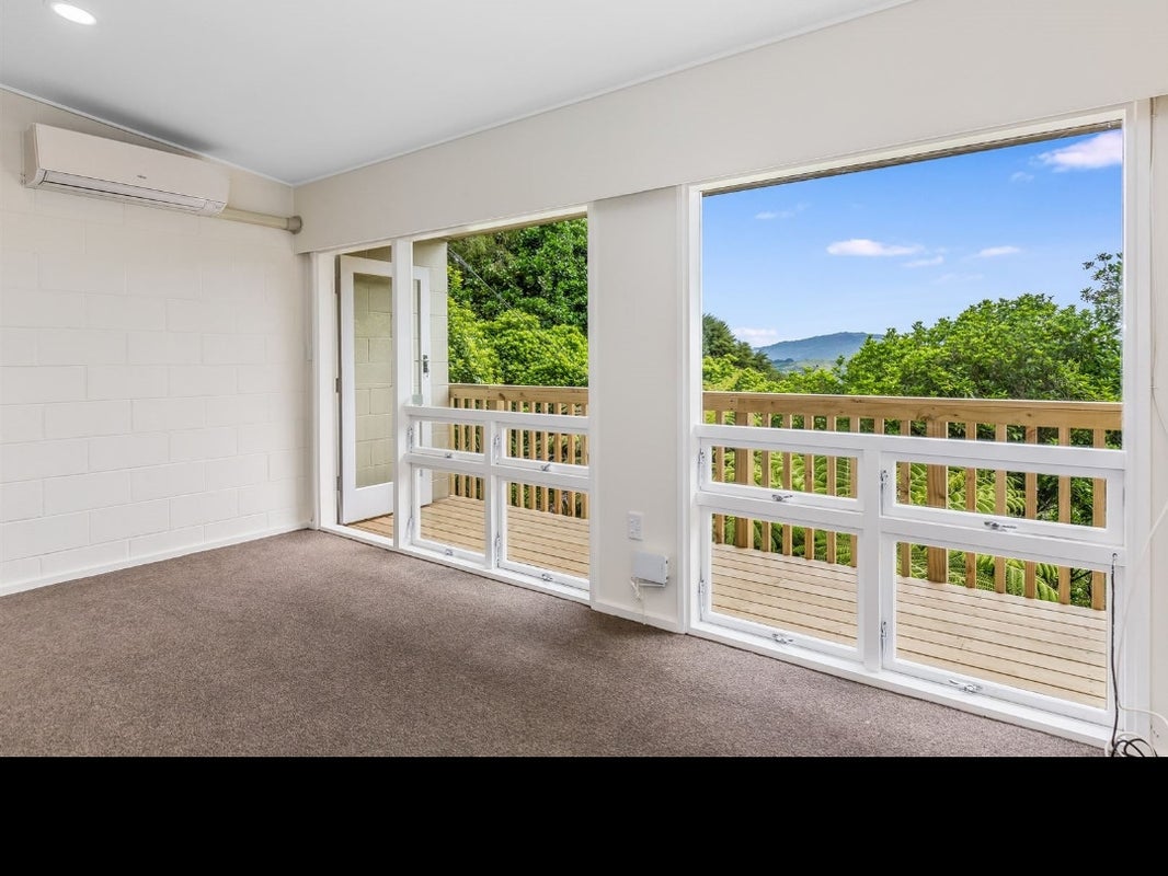 96A Motuhara Road, Plimmerton, Porirua - Carousel 1
