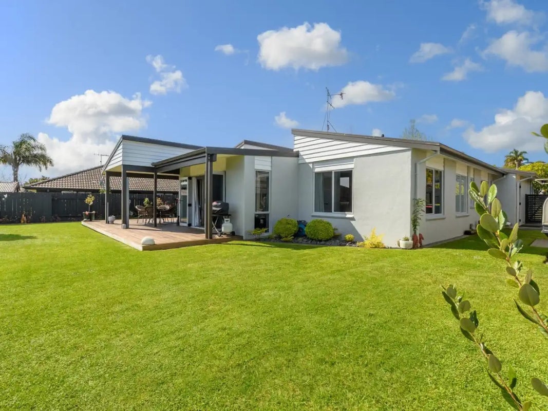 39 Athfield Drive, Bethlehem, Tauranga - Carousel 1