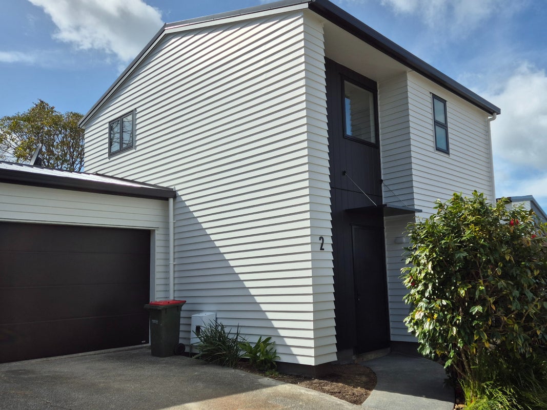 2/69 Target Road, Totara Vale, Auckland - Carousel 1