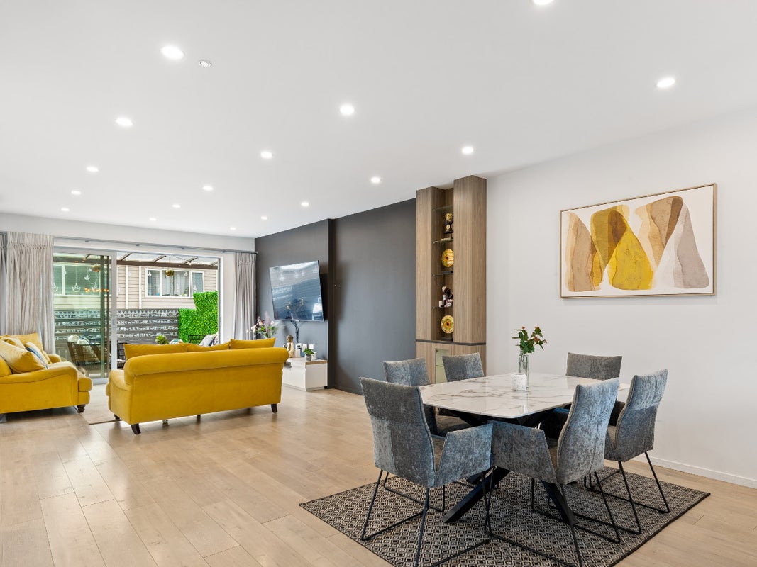 14 Sunshine Boulevard, Sunnyvale, Auckland - Carousel 1