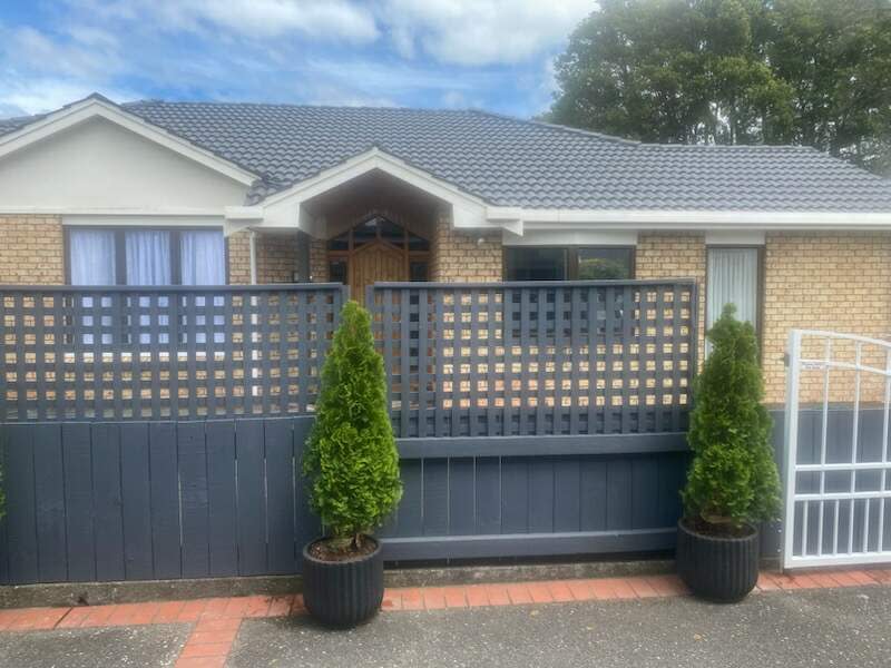 1/66 Queens Grove, Hutt Central, Lower Hutt - Carousel 1