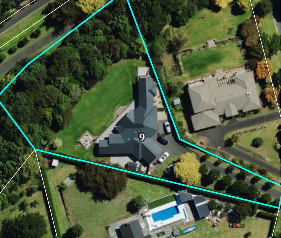 9 Bradley Avenue, Pyes Pa, Tauranga - Carousel 1