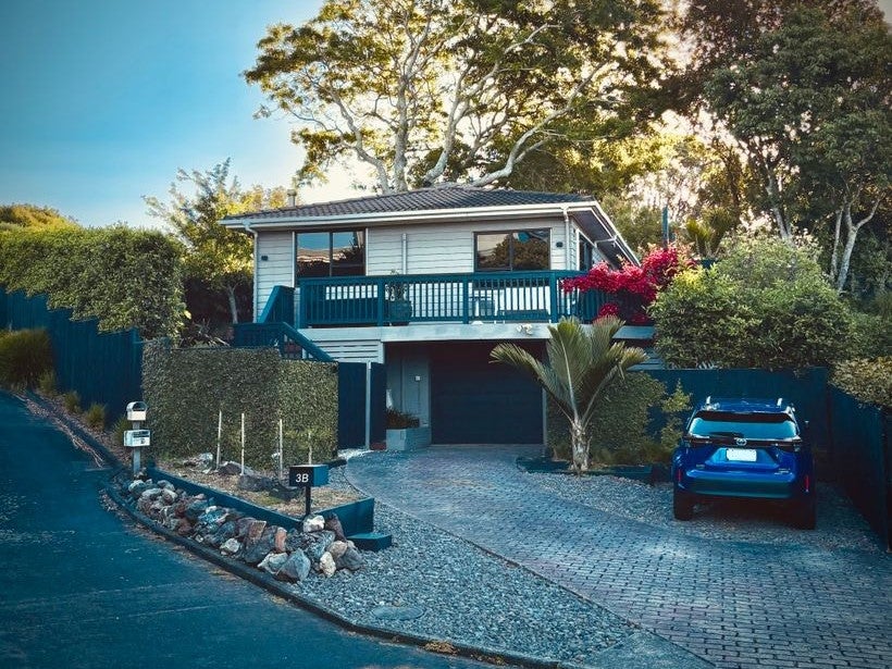 2/3 Matchett Way, Mangere Bridge, Auckland - Carousel 1