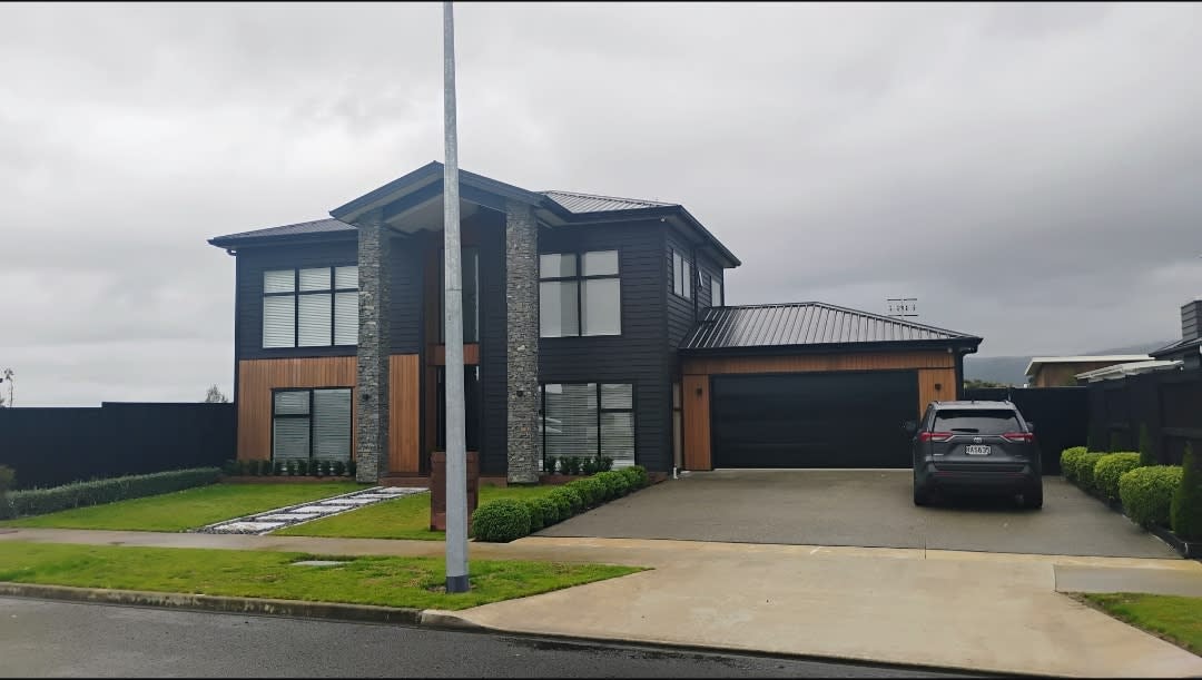 106 Johnstone Drive, Fitzherbert, Palmerston North - Carousel 1