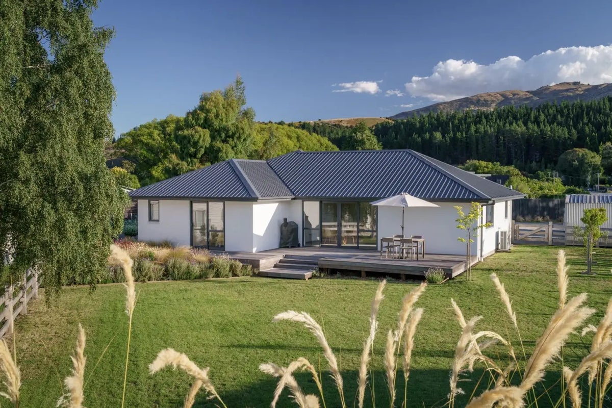 153 Main Road, Cromwell - Carousel 1
