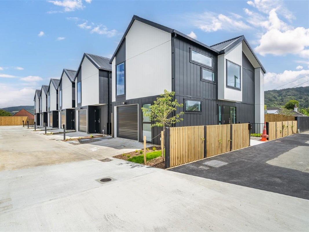 7A Hay Street, Ebdentown, Upper Hutt - Carousel 1