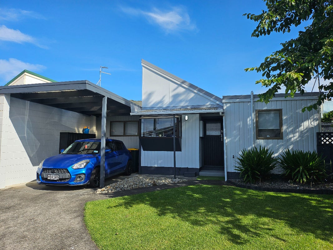 5/166 Ngamotu Road, Spotswood, New Plymouth - Carousel 1
