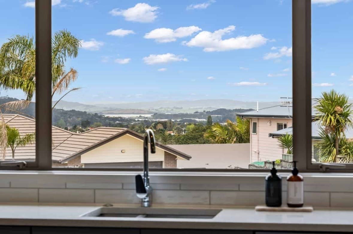 23 Pebble Beach Boulevard, Te Kamo, Whangarei - Carousel 1
