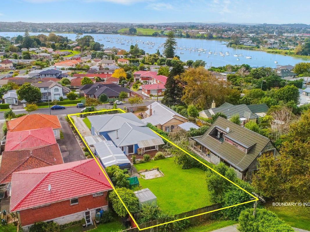 217 Queens Road, Panmure, Auckland - Carousel 1