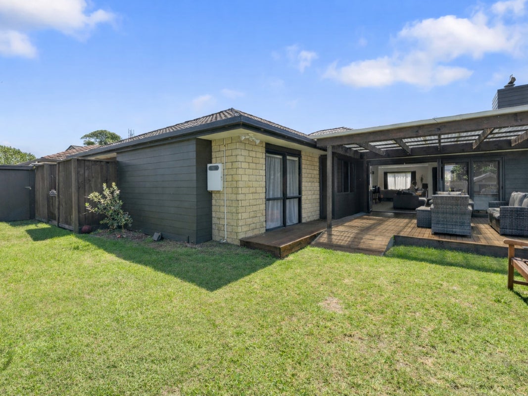 2 Shaun Close, Papamoa Beach, Papamoa - Carousel 1