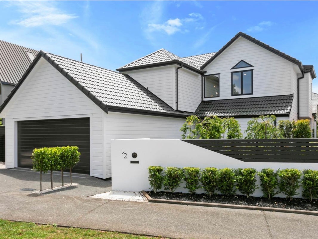 1/2 Nihill Crescent, Mission Bay, Auckland - Carousel 1